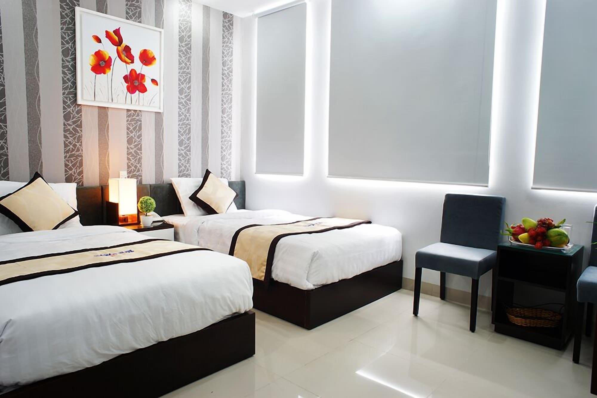 Hotel Hanoi Blue - The Water Front *