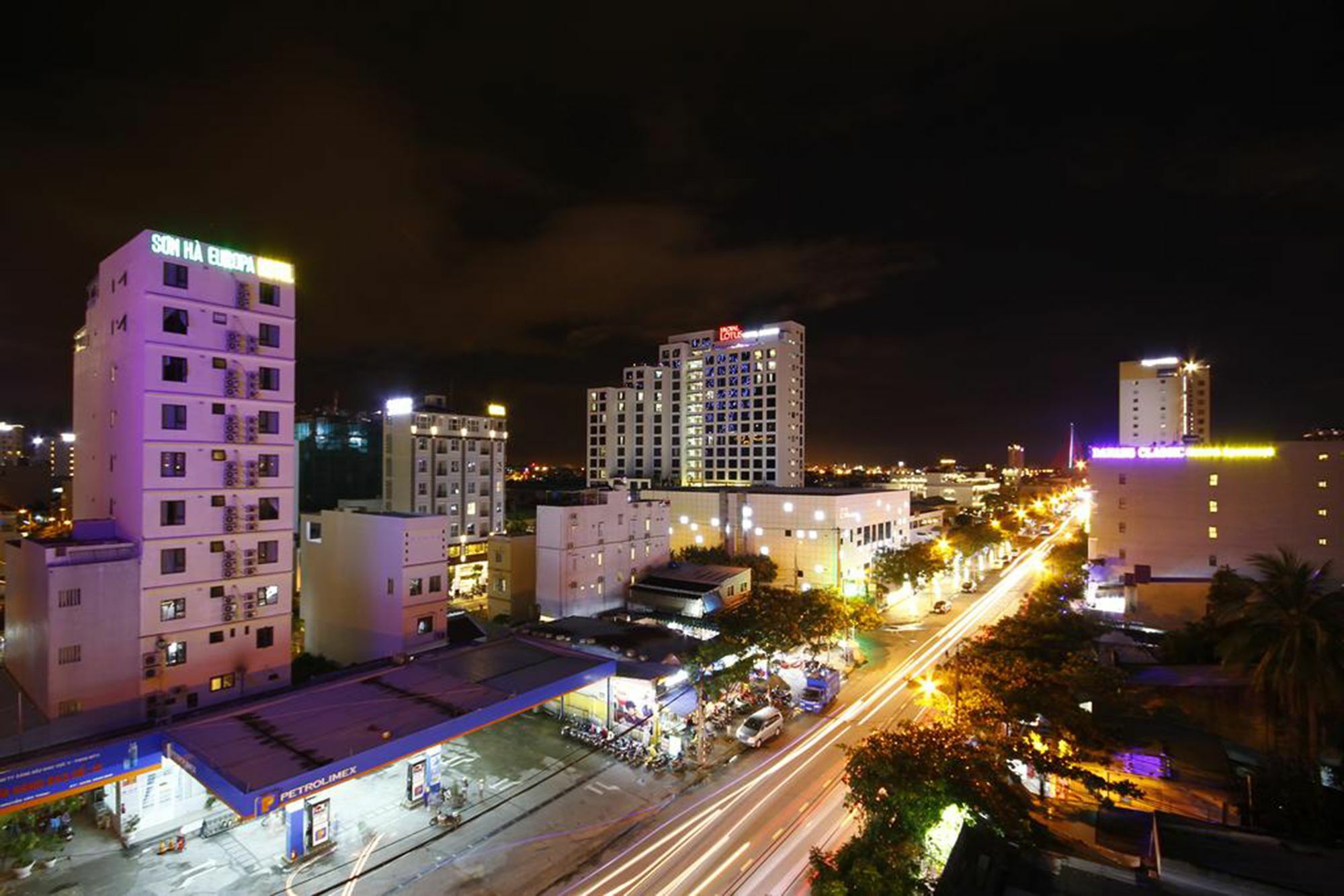 Hanoi Blue - The Water Front Hotel